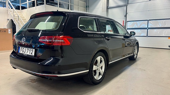 Volkswagen Passat 3 of 5
