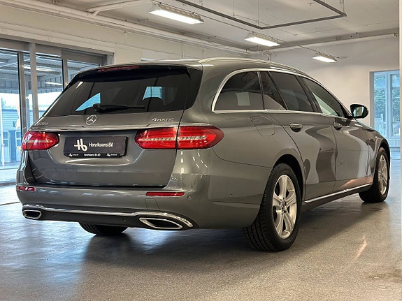 Mercedes-Benz E220 6 of 16