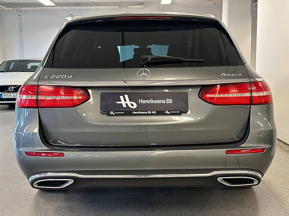 Mercedes-Benz E220 7 of 16