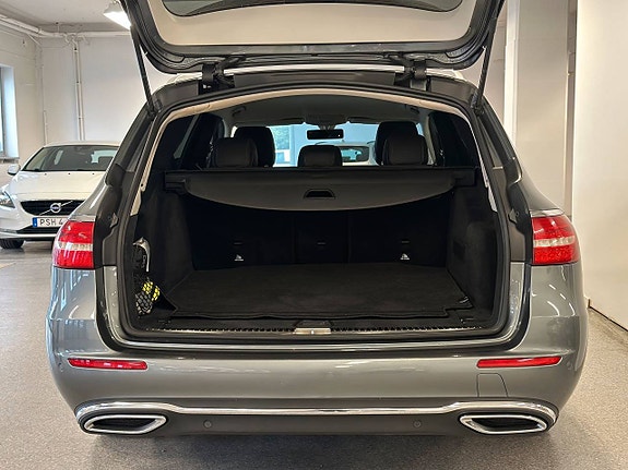Mercedes-Benz E220 8 of 16
