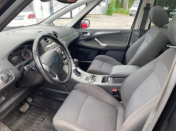 Ford S-MAX 6 of 8