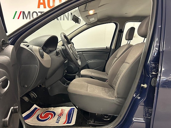 Dacia Sandero 8 of 25