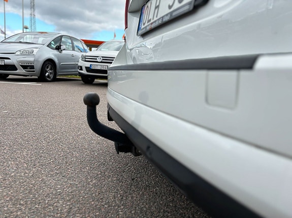 Volvo V70 7 of 28