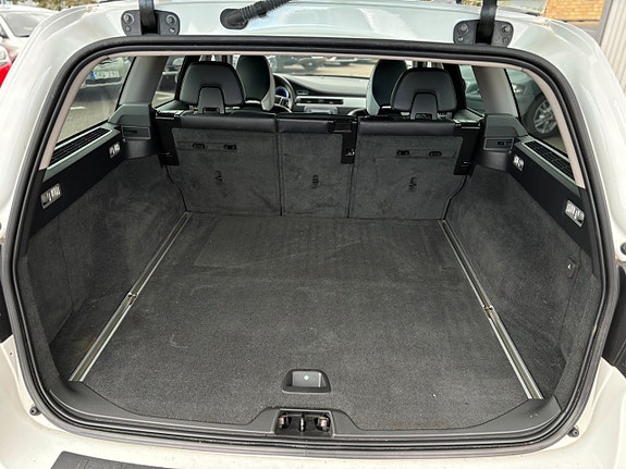 Volvo V70 18 of 28