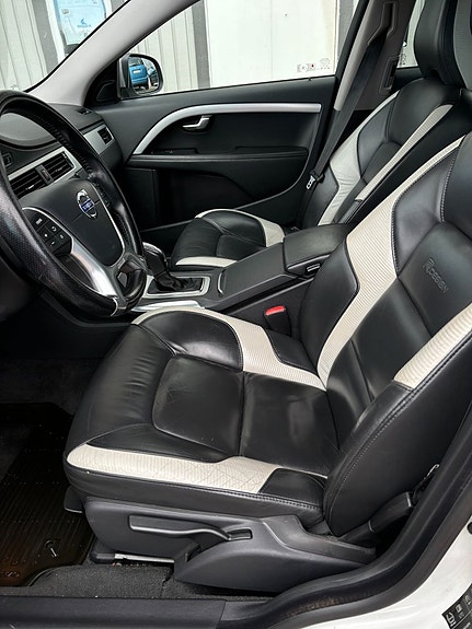 Volvo V70 10 of 28