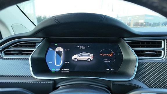 Tesla Model X 6 of 13