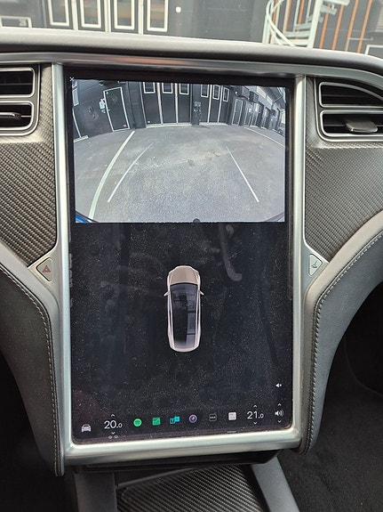 Tesla Model X 10 of 13