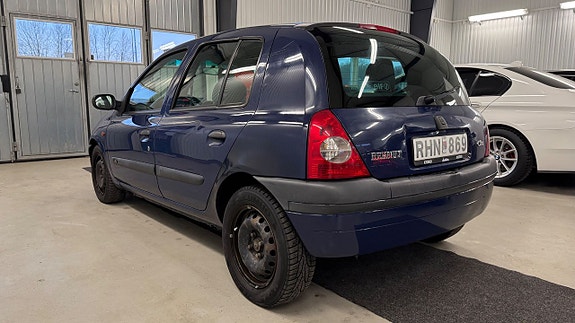Renault Clio 8 of 17