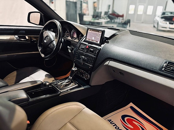 Mercedes-Benz C63 14 of 18