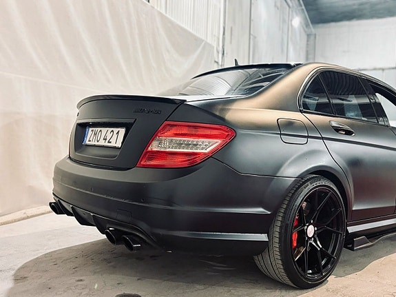 Mercedes-Benz C63 8 of 18