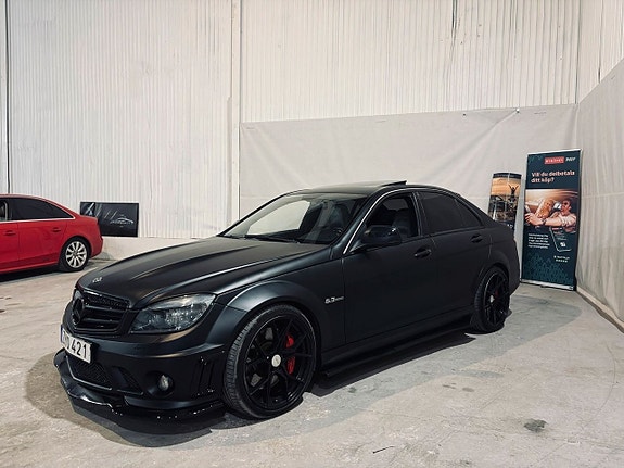 Mercedes-Benz C63 2 of 5