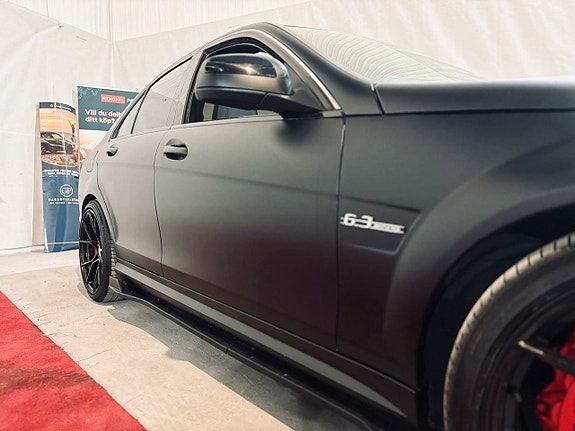 Mercedes-Benz C63 7 of 18