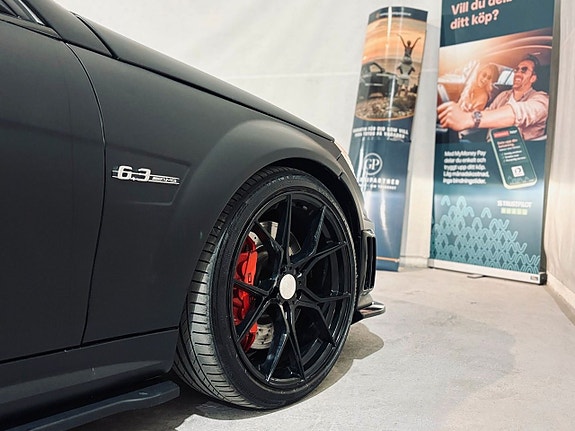 Mercedes-Benz C63 6 of 18