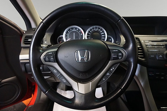 Honda Accord 10 of 13