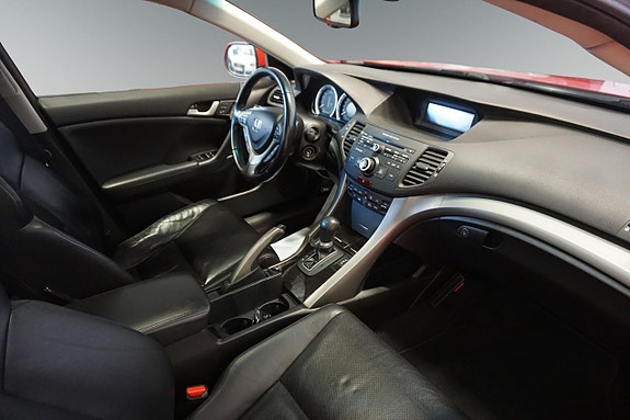 Honda Accord 8 of 13