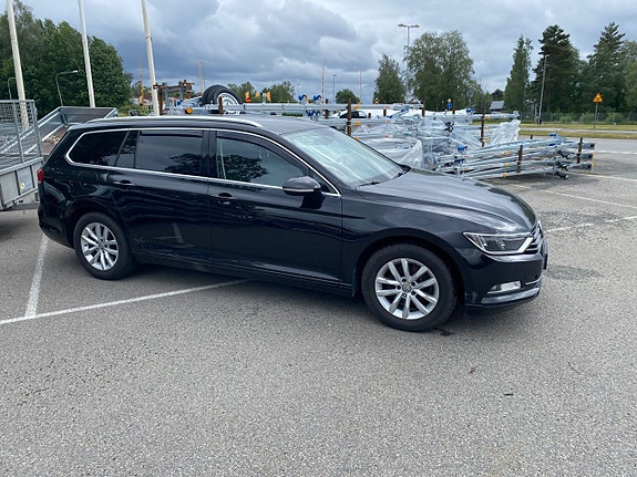 Volkswagen Passat 3 of 5