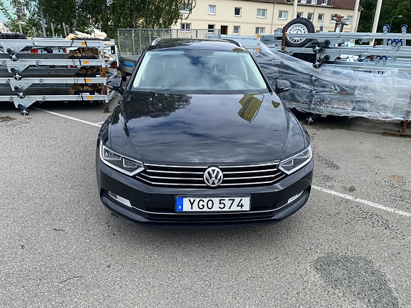 Volkswagen Passat 2 of 5