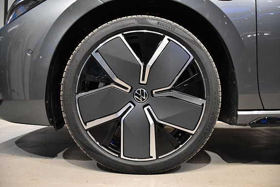 Volkswagen Passat 11 of 30