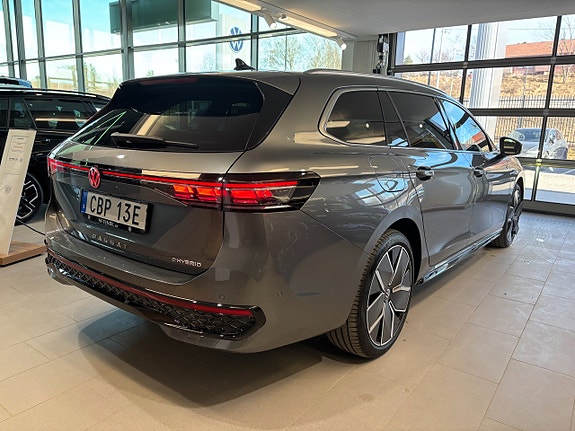 Volkswagen Passat 4 of 5