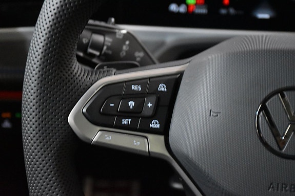 Volkswagen Passat 15 of 30