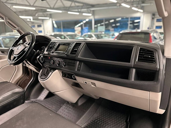 Volkswagen Transporter 12 of 23
