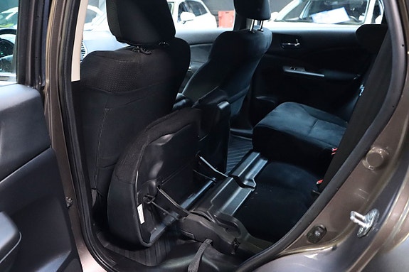 Honda CR-V 17 of 27