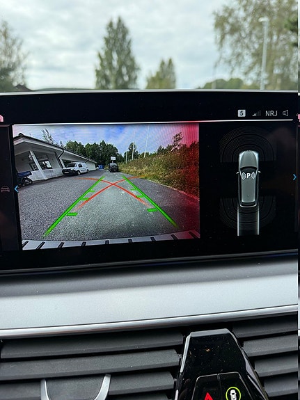 BMW 530e 8 of 9
