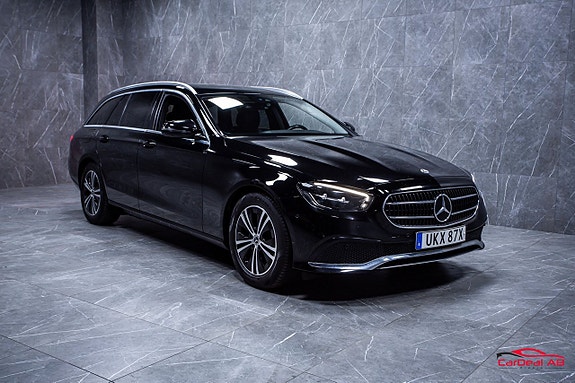 Mercedes-Benz E220 9 of 27