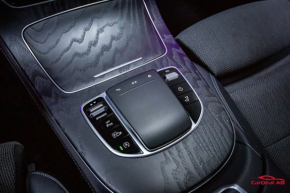 Mercedes-Benz E220 26 of 27