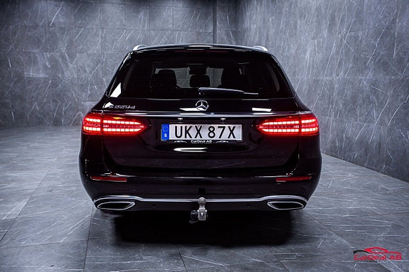 Mercedes-Benz E220 6 of 27