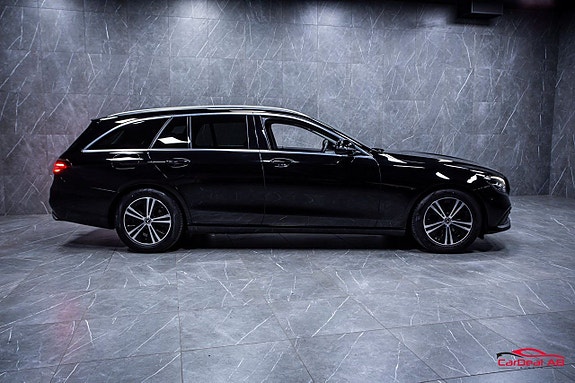 Mercedes-Benz E220 8 of 27