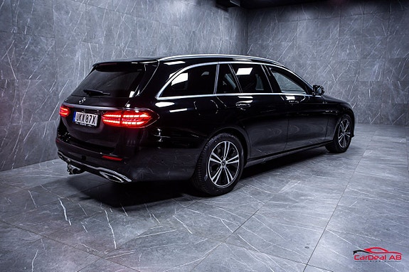 Mercedes-Benz E220 7 of 27