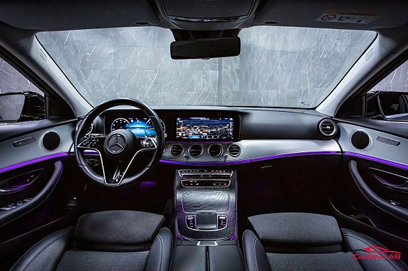 Mercedes-Benz E220 14 of 27