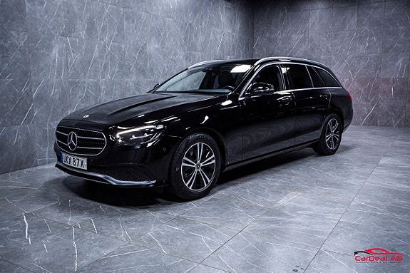 Mercedes-Benz E220 3 of 5
