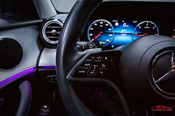 Mercedes-Benz E220 22 of 27