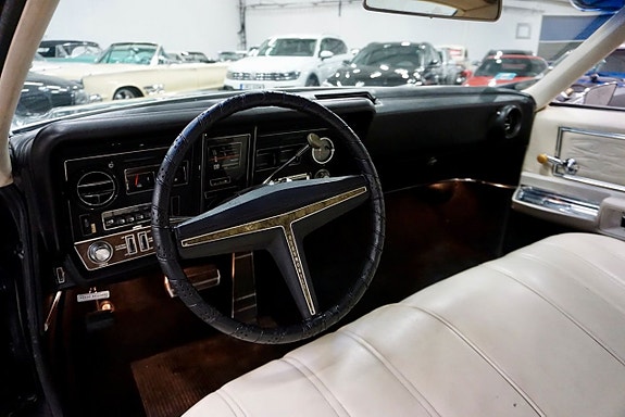 Oldsmobile Toronado 11 of 23