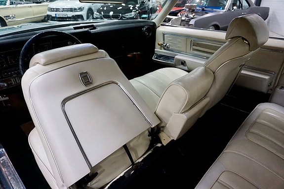 Oldsmobile Toronado 13 of 23