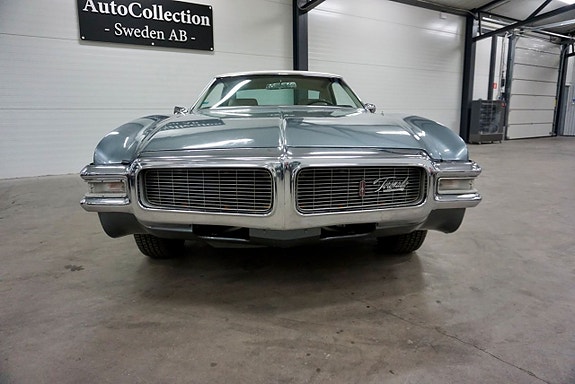 Oldsmobile Toronado 7 of 23