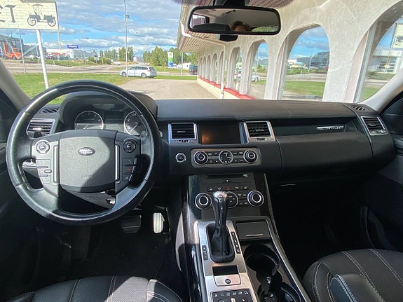 Land Rover Range Rover Sport 18 of 23