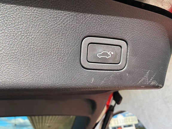 Land Rover Range Rover Sport 14 of 23