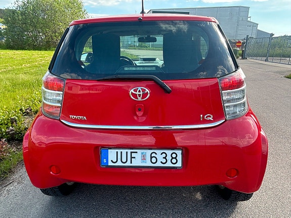 Toyota IQ 5 of 5