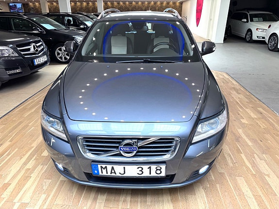 Volvo V50 4 of 5