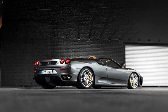 Ferrari 430 2 of 5