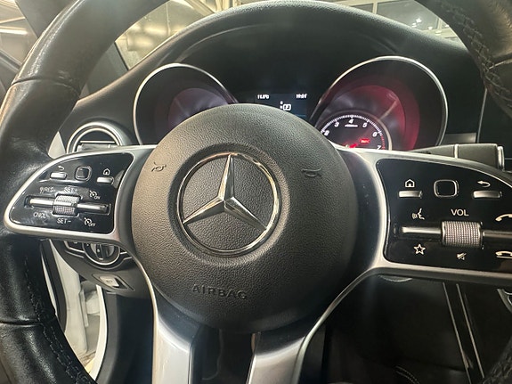 Mercedes-Benz GLC300 8 of 9