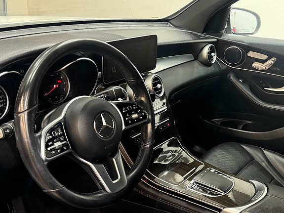 Mercedes-Benz GLC300 6 of 9