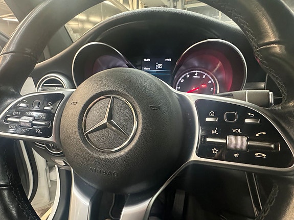 Mercedes-Benz GLC300 9 of 9