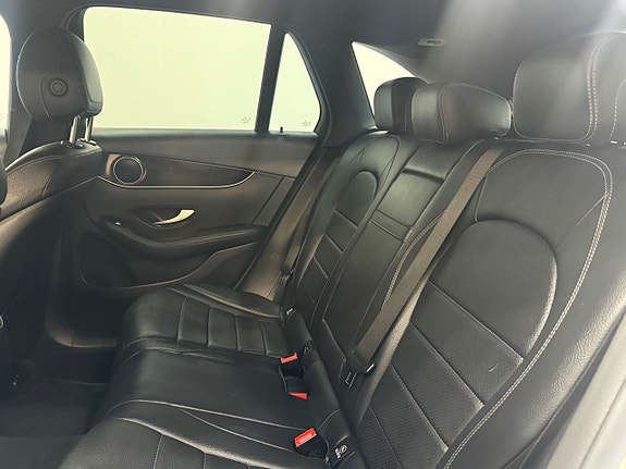 Mercedes-Benz GLC300 5 of 5