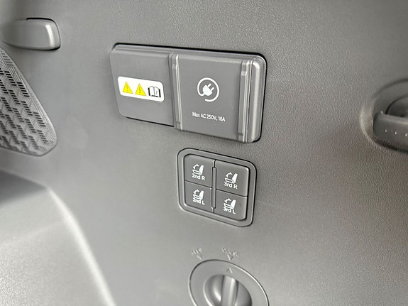 Kia EV9 15 of 19