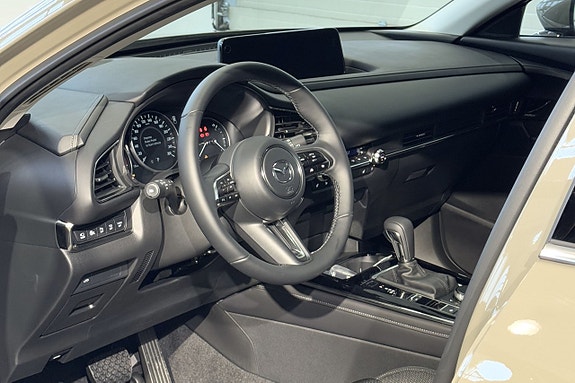Mazda CX-30 6 of 13