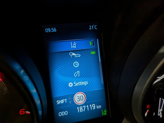 Toyota Avensis 12 of 18